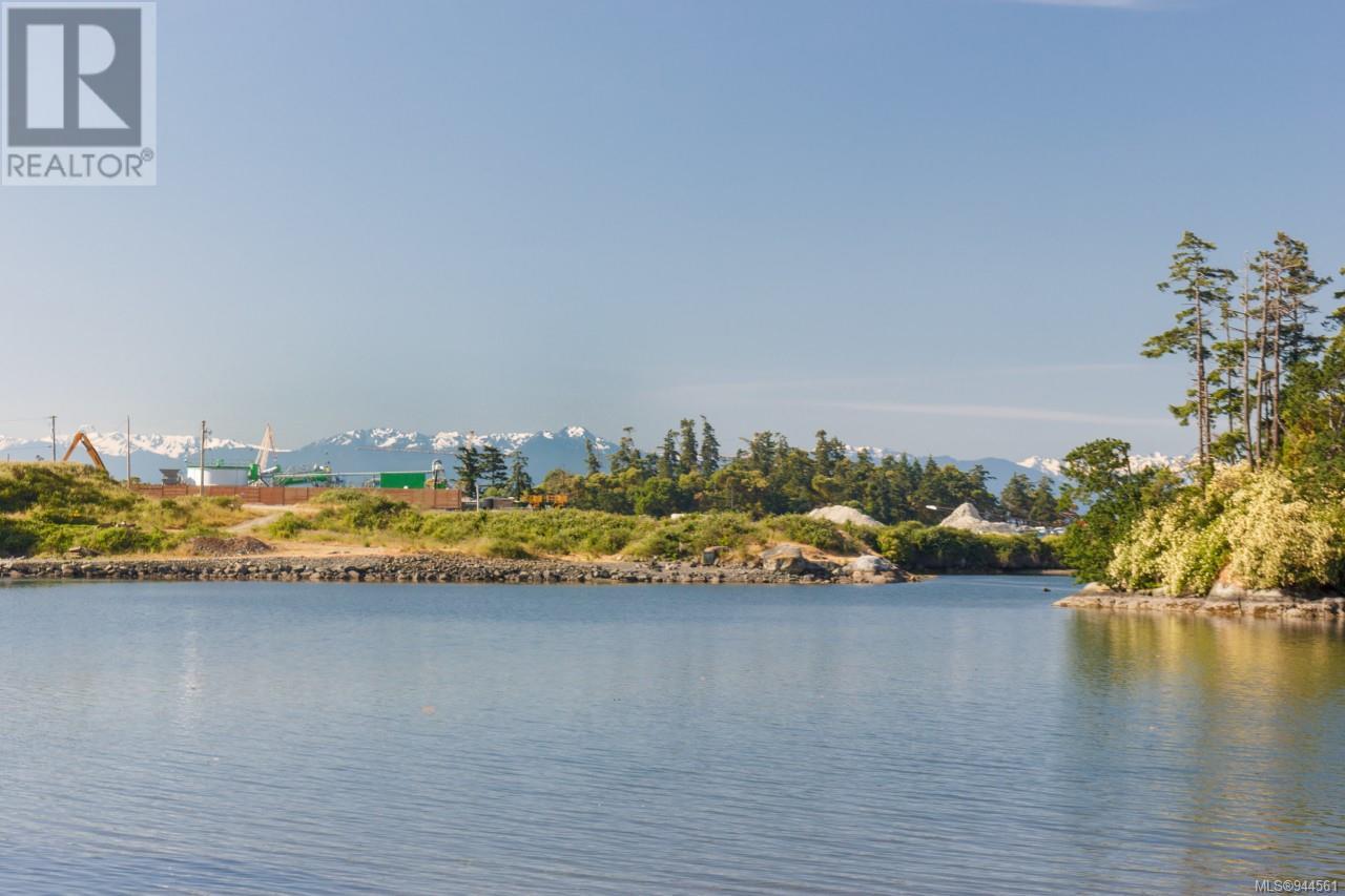 905 Parklands Dr