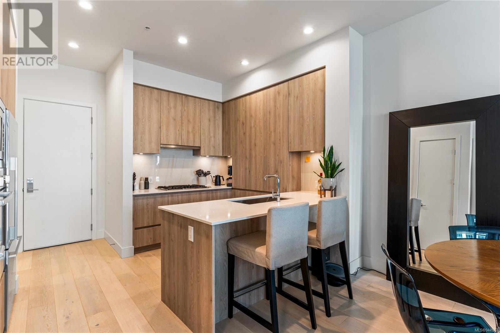 301 501 Park Pl, #301