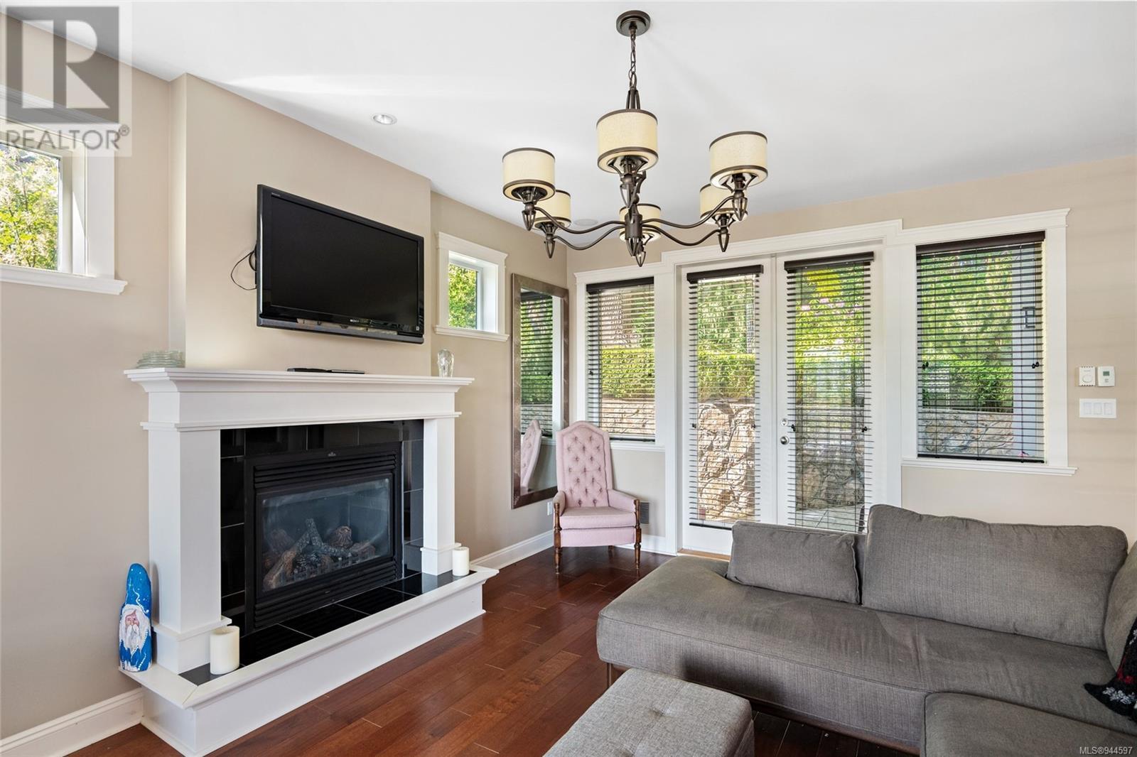 3 625 Drake Ave, #3