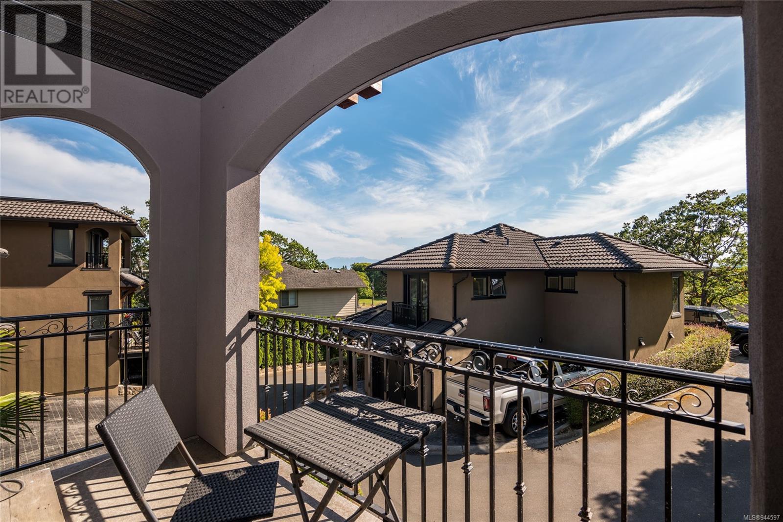 3 625 Drake Ave, #3