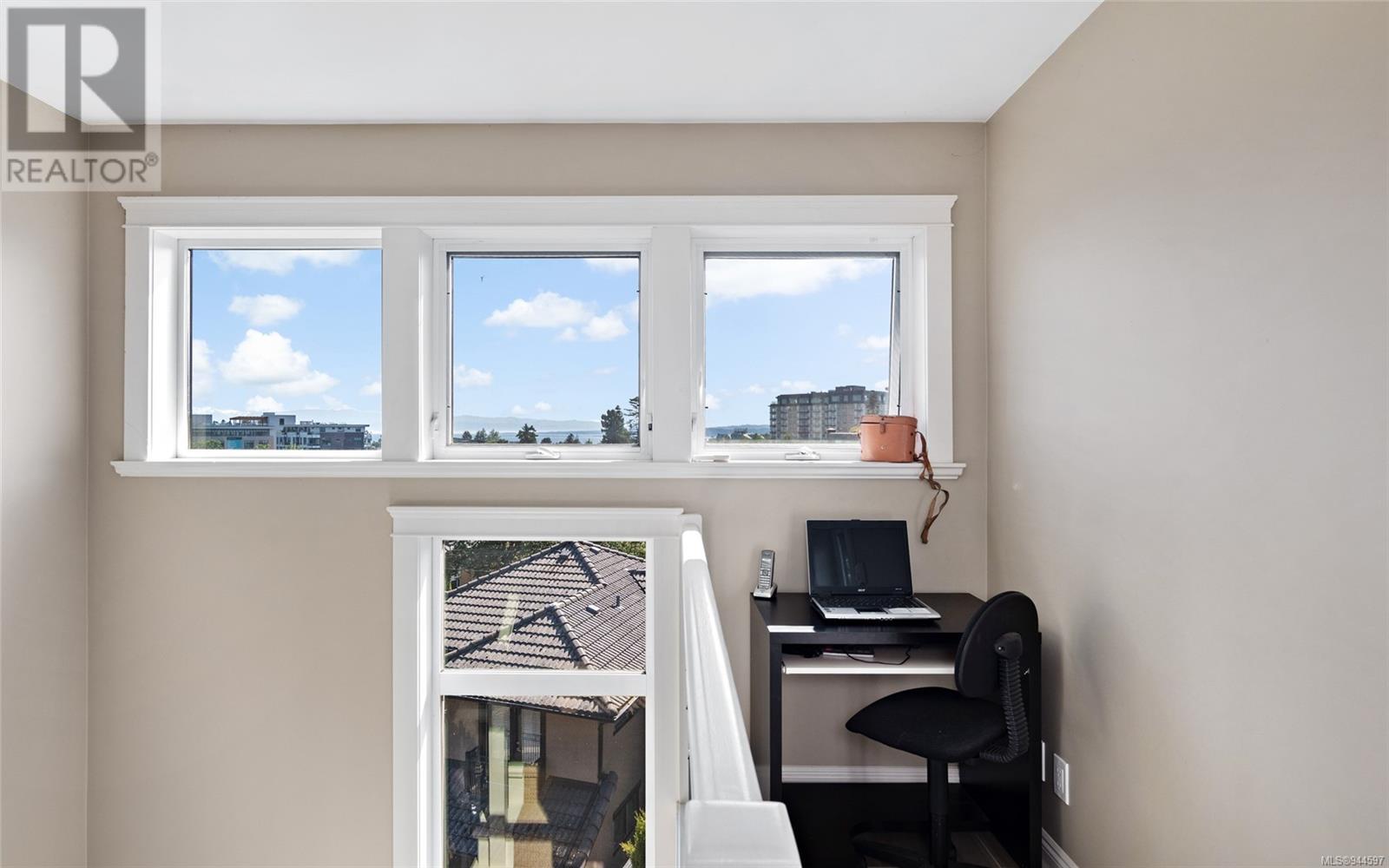 3 625 Drake Ave, #3
