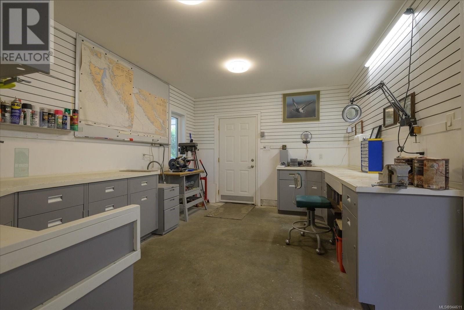 3167 Kentwood Rd