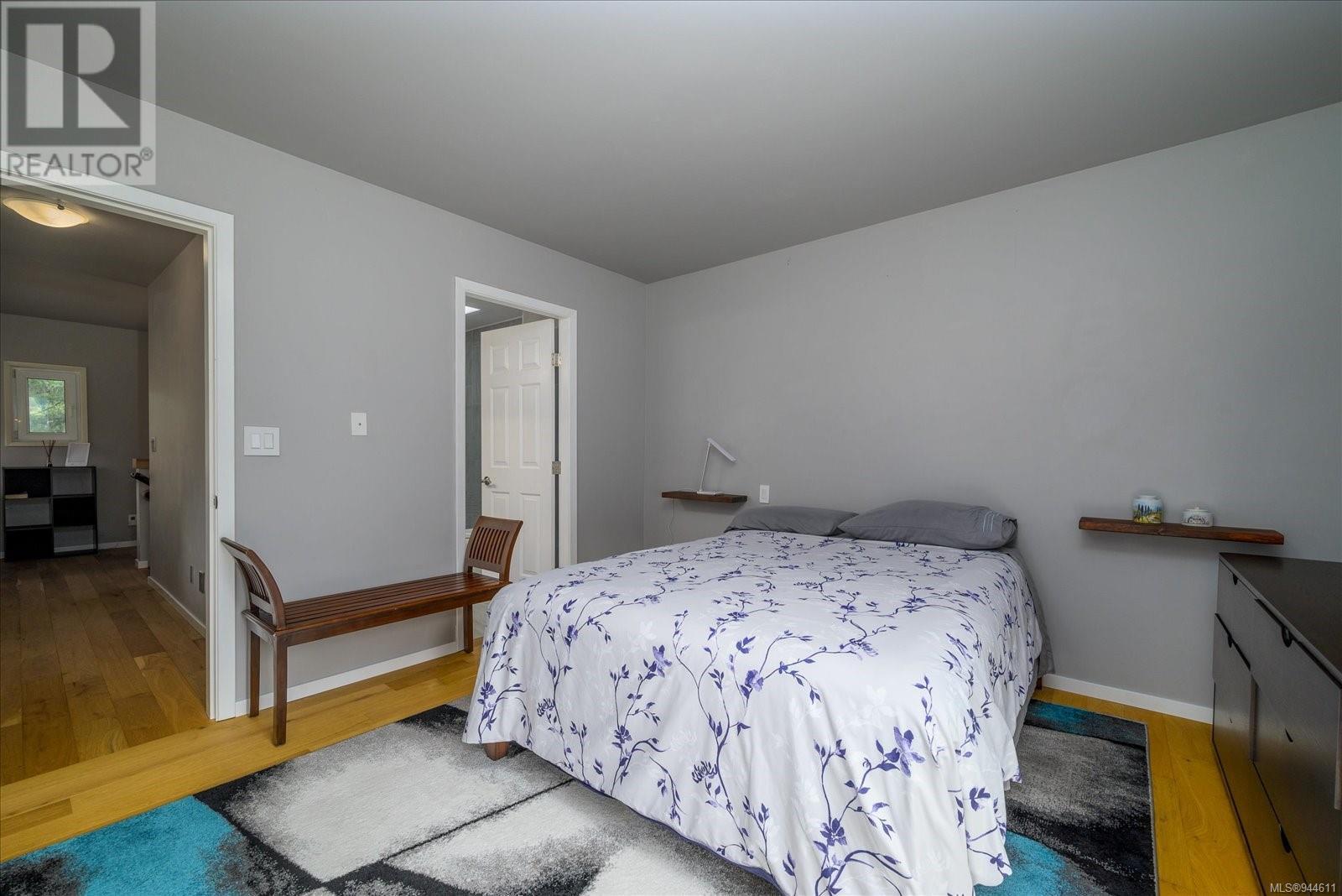 3167 Kentwood Rd