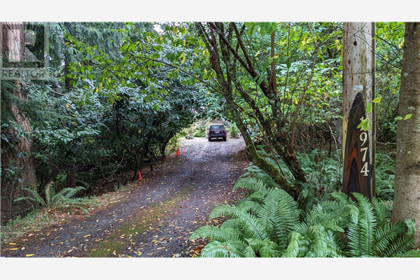 1974 Maple Ave S, Sooke