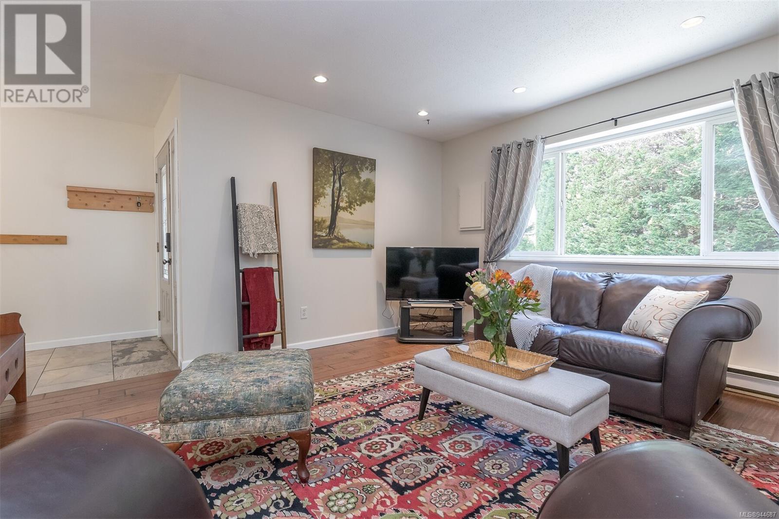 605 Hallsor Dr