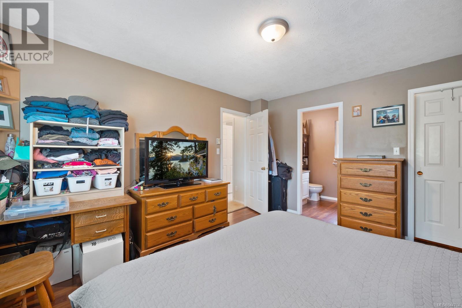 528 Jasmine Cres