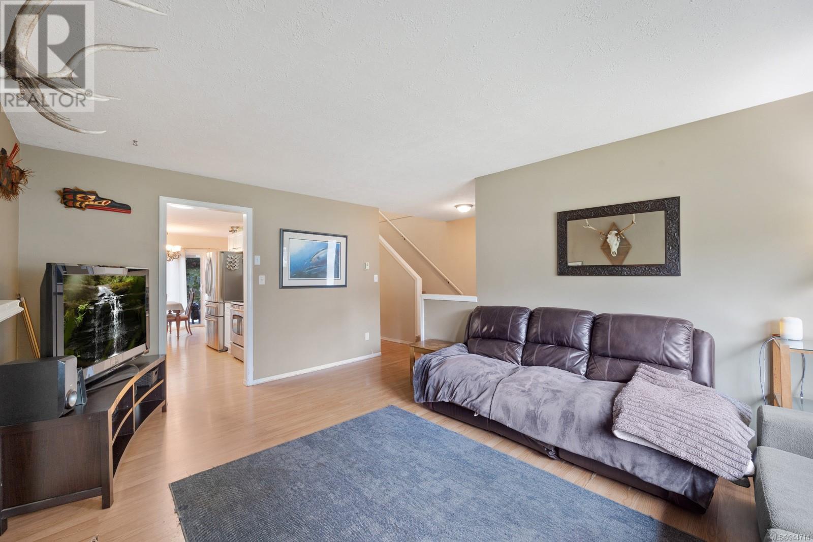 528 Jasmine Cres