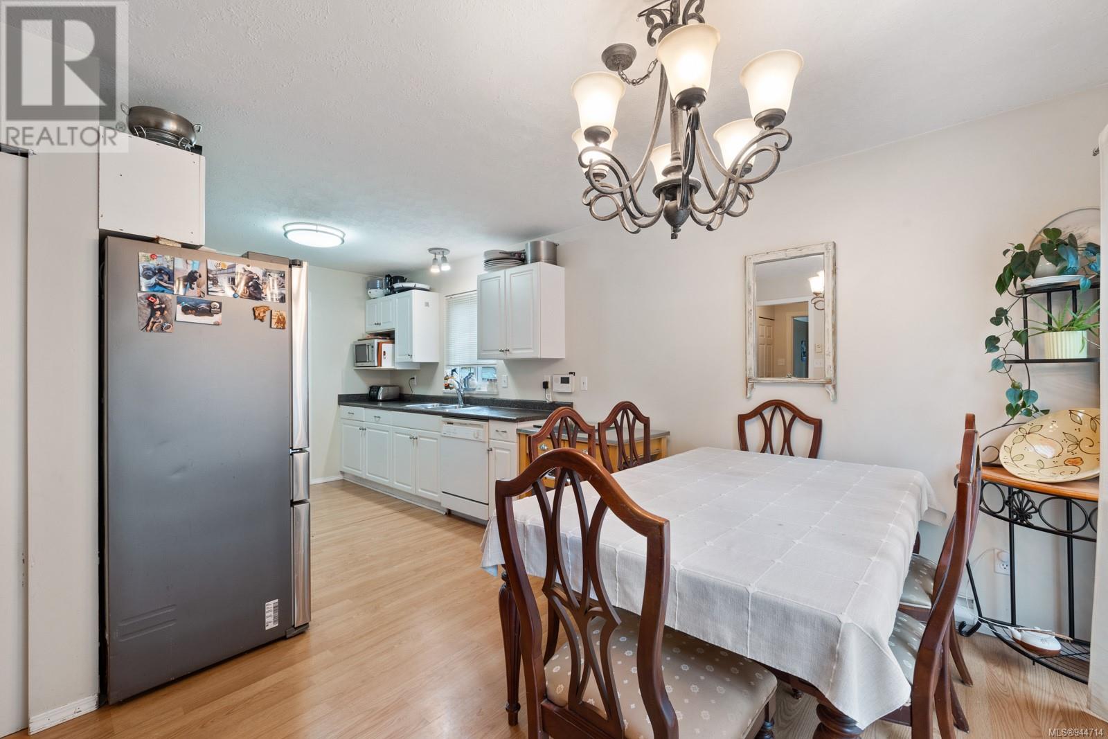 528 Jasmine Cres