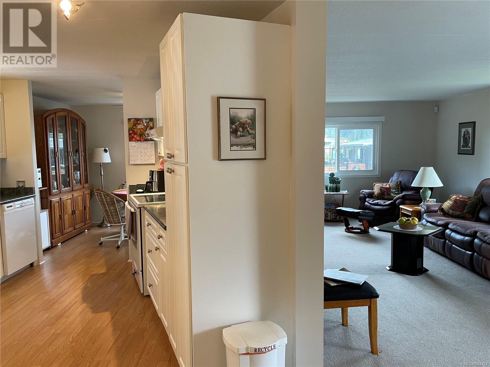 23 4935 Broughton St, #23