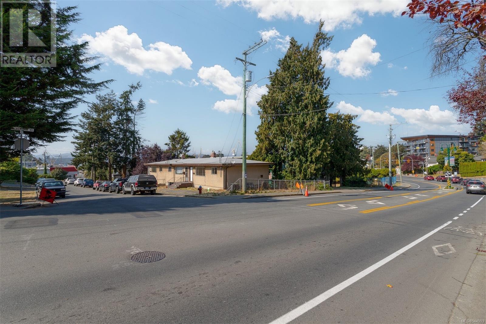 656 Admirals Rd