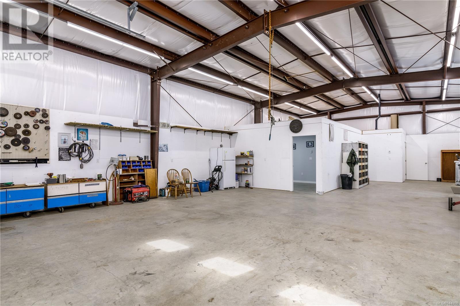 7070 Maple Park Terr