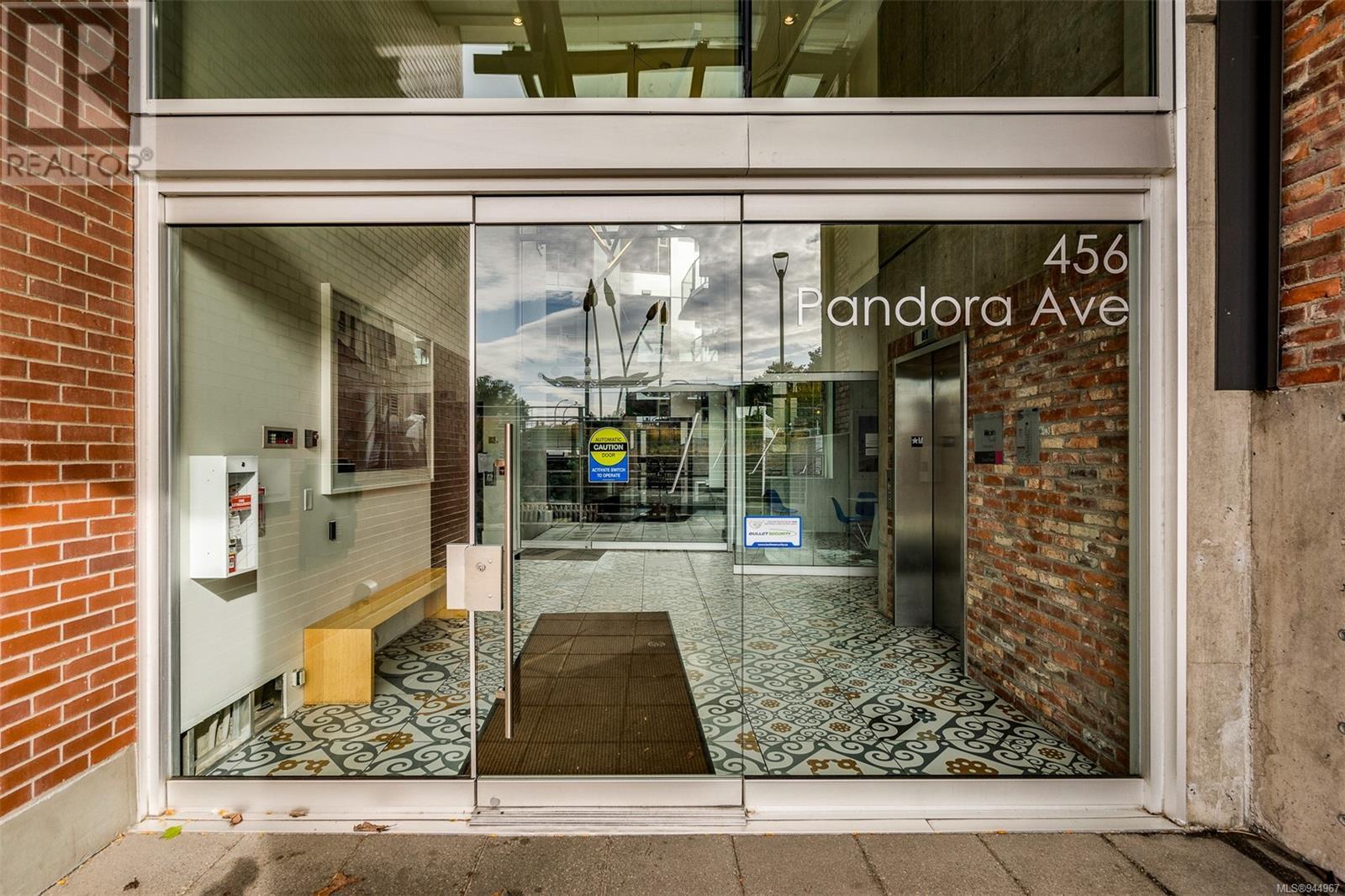 M05 456 Pandora Ave, #M05
