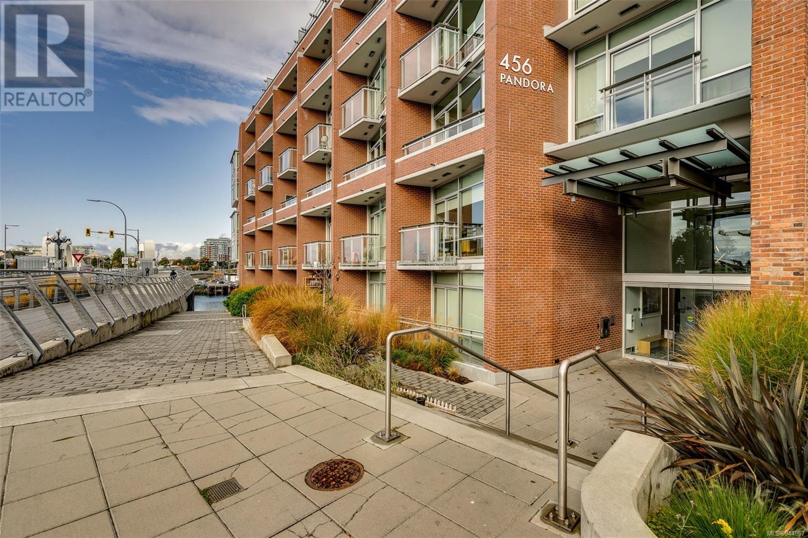 M05 456 Pandora Ave, #M05