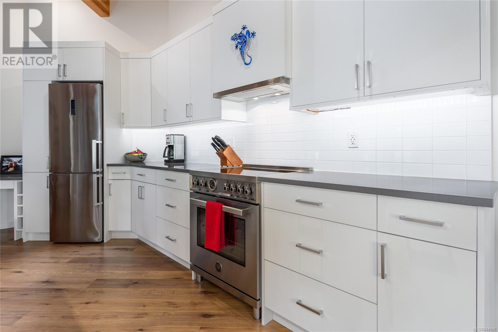 F 221 Glacier View Dr, #F