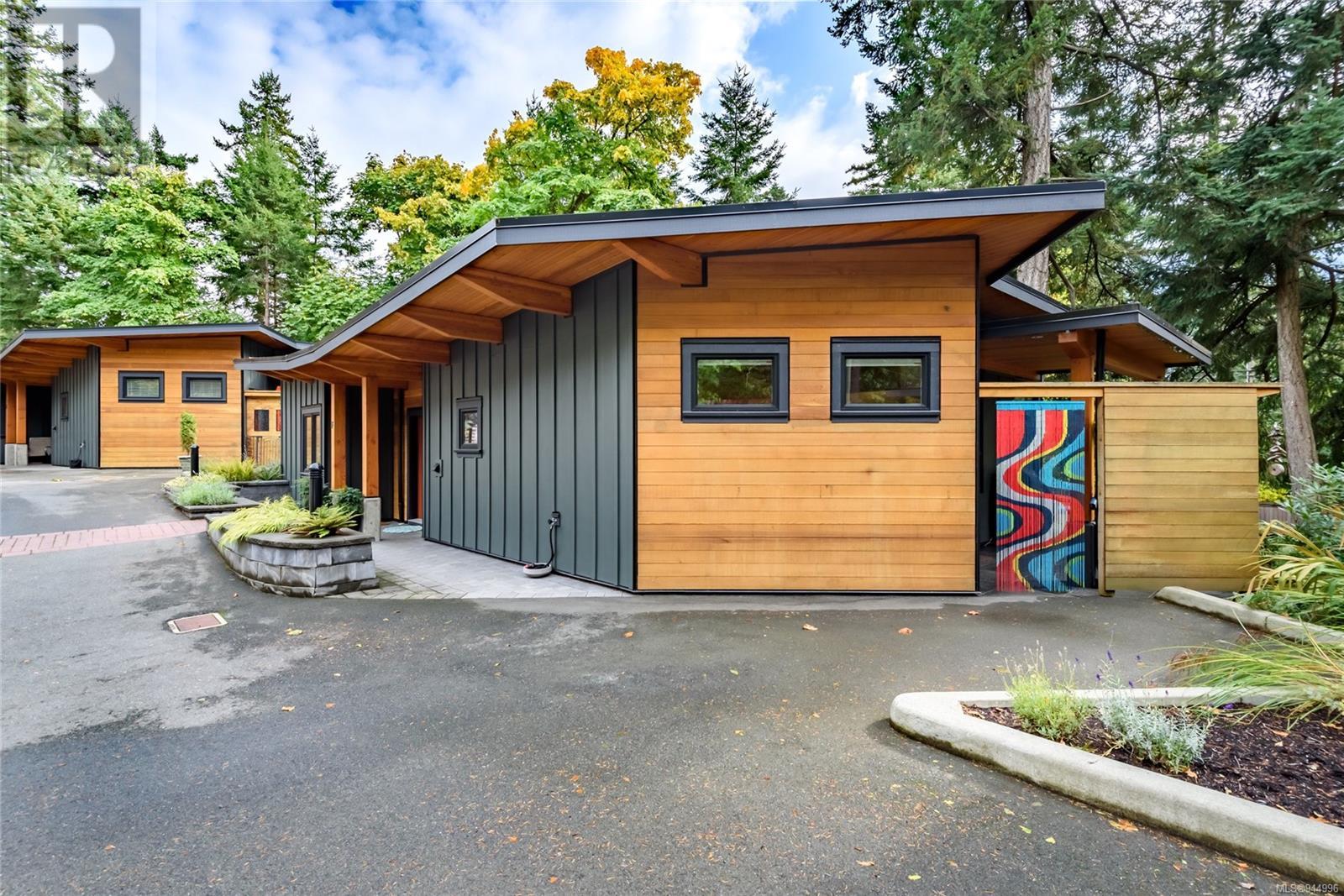 F 221 Glacier View Dr, #F