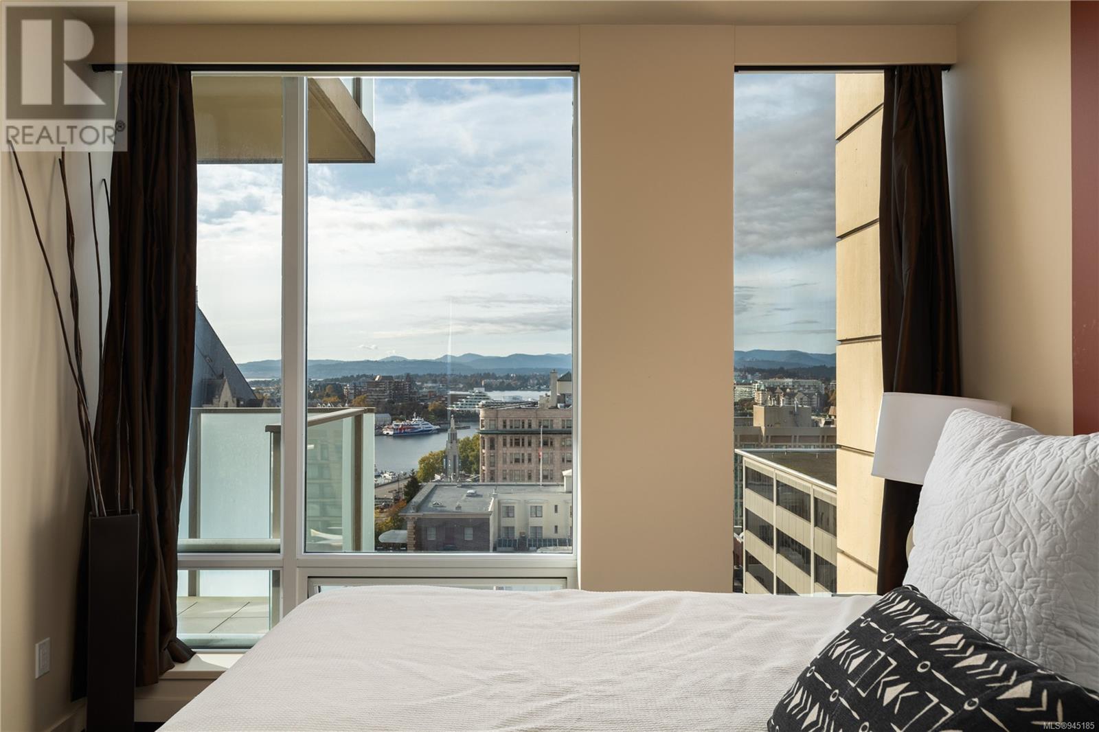 1406 707 Courtney St, #1406