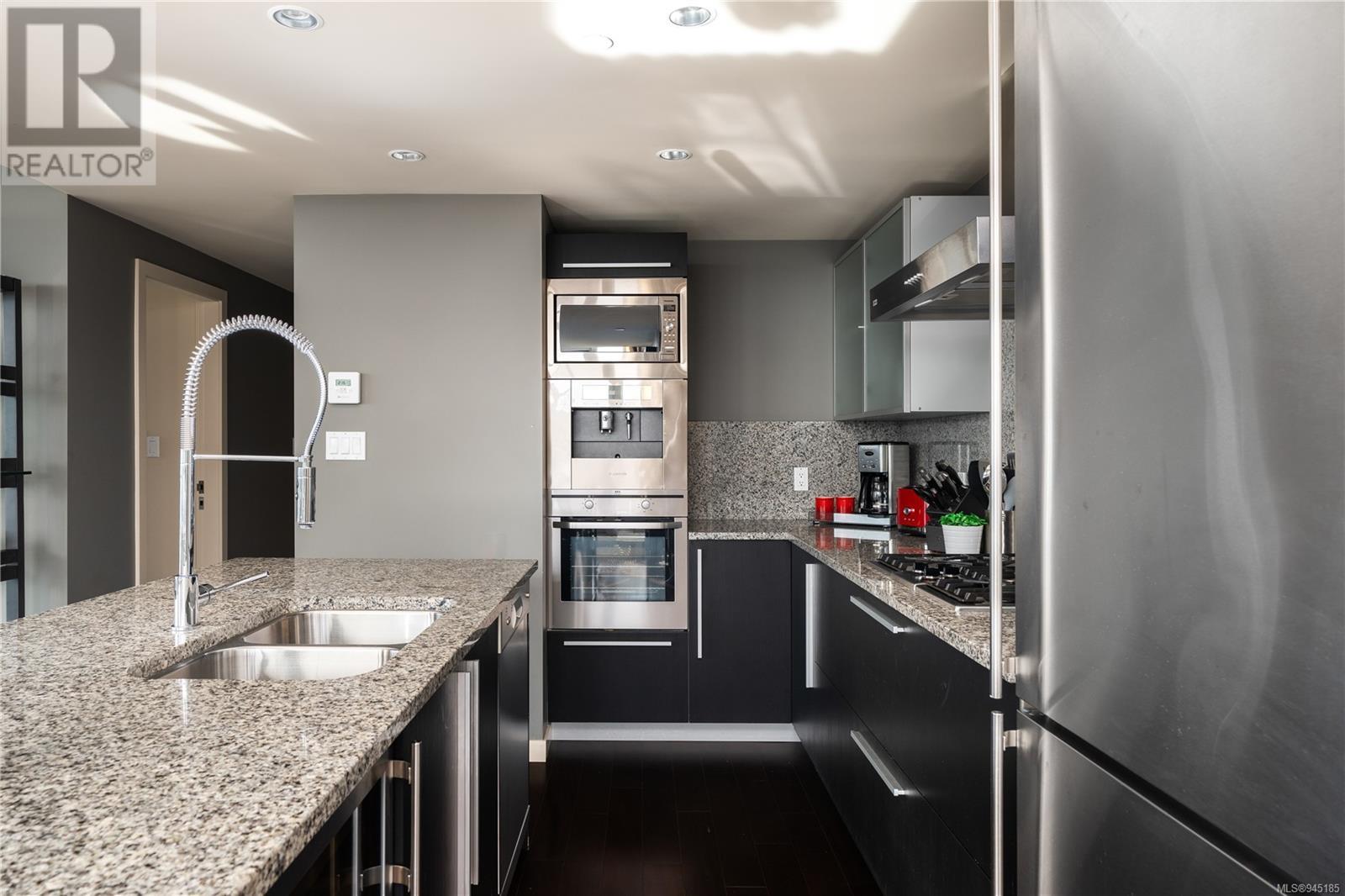 1406 707 Courtney St, #1406