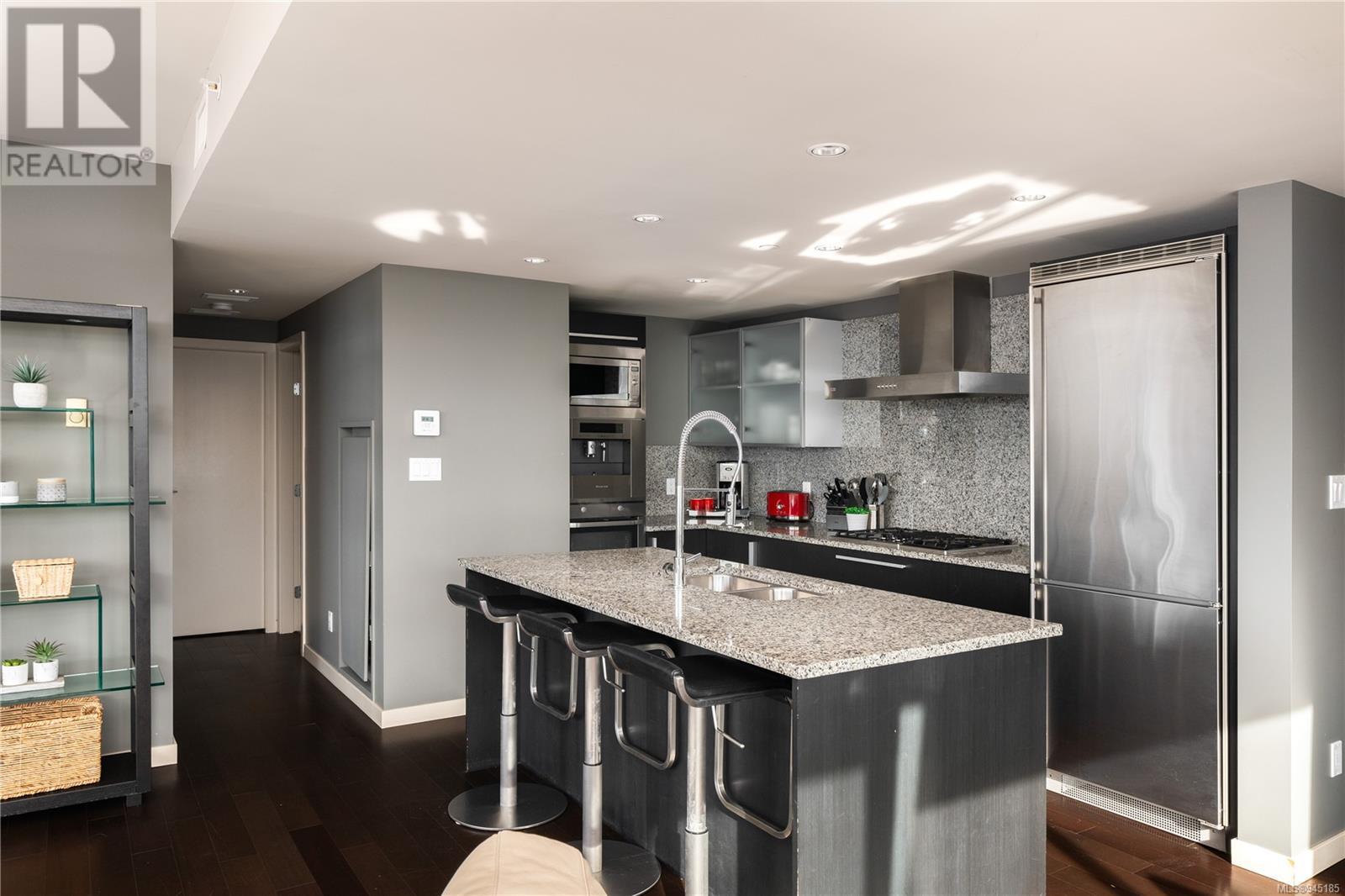 1406 707 Courtney St, #1406