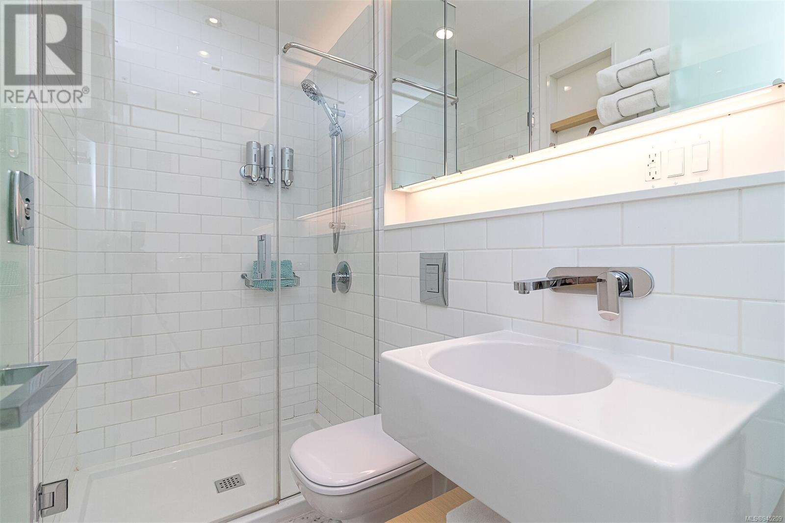 404 456 Pandora Ave, #404