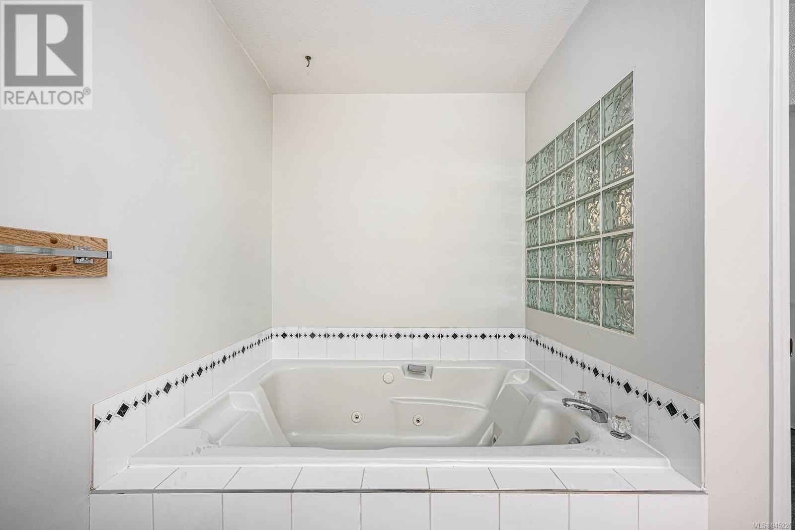 313 1320 Henry Rd, #313