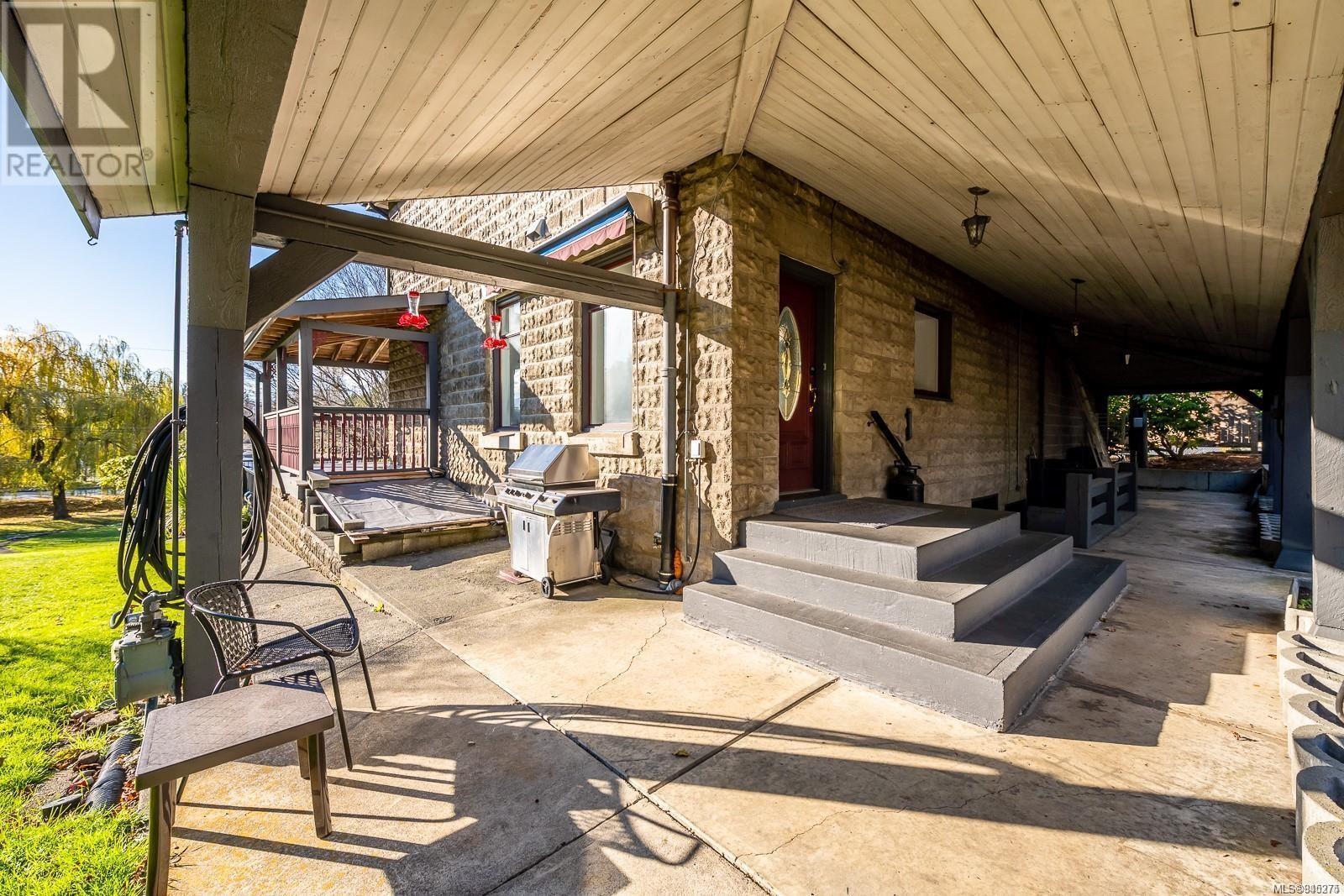 276 Sandwick Rd