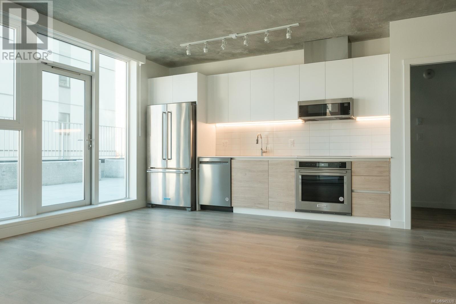 211 1150 Cook St, #211