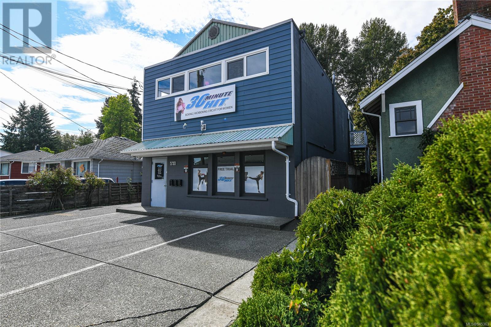 571A McPhee Ave
