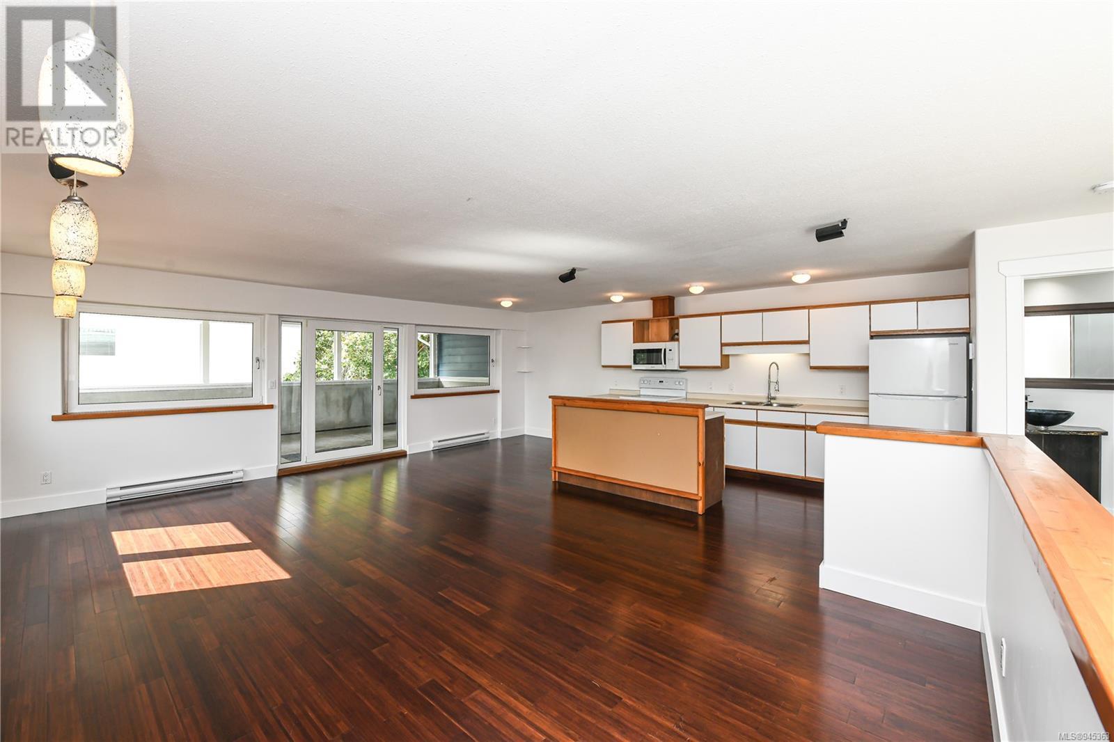 571A McPhee Ave