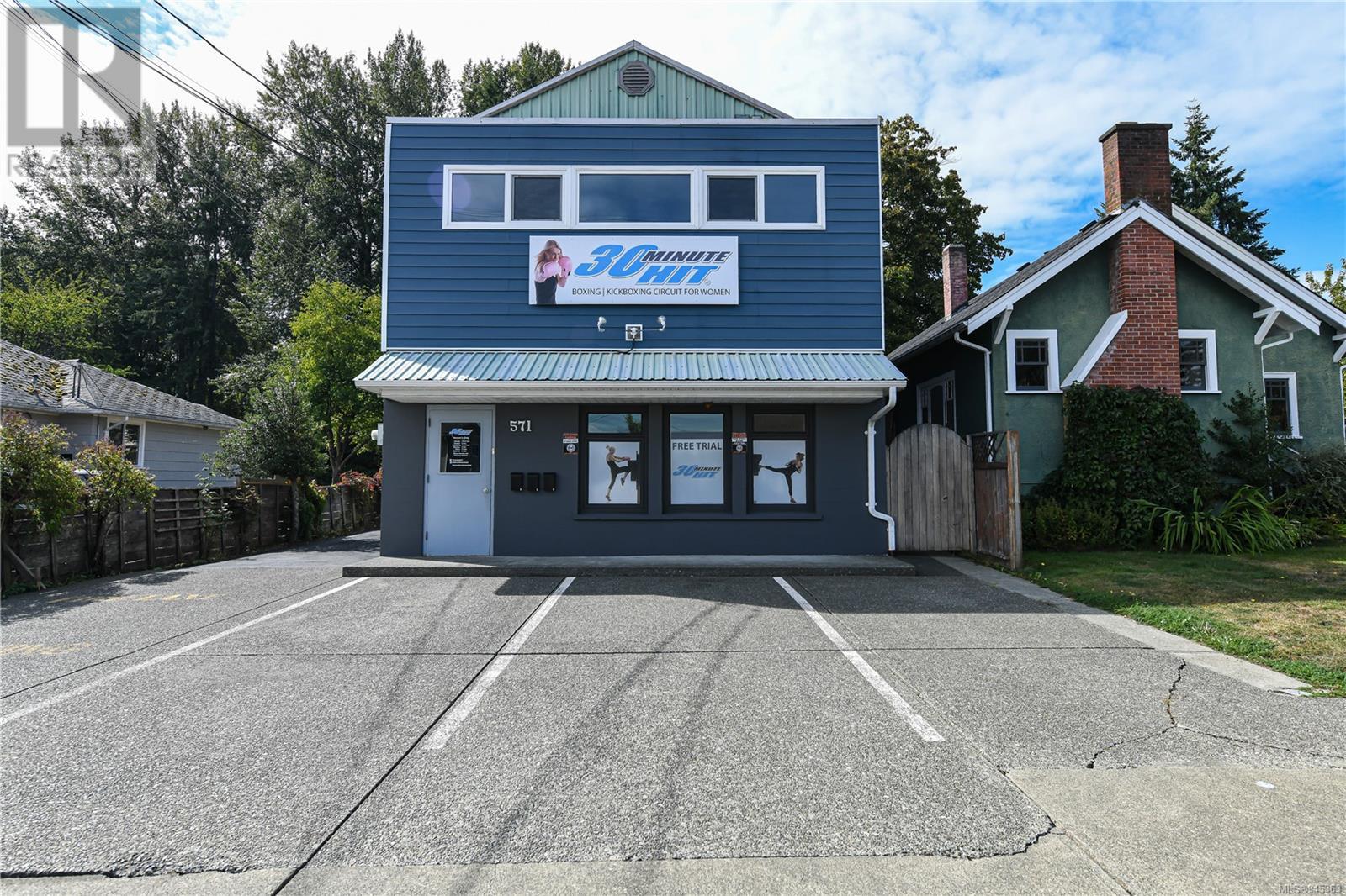 571A McPhee Ave