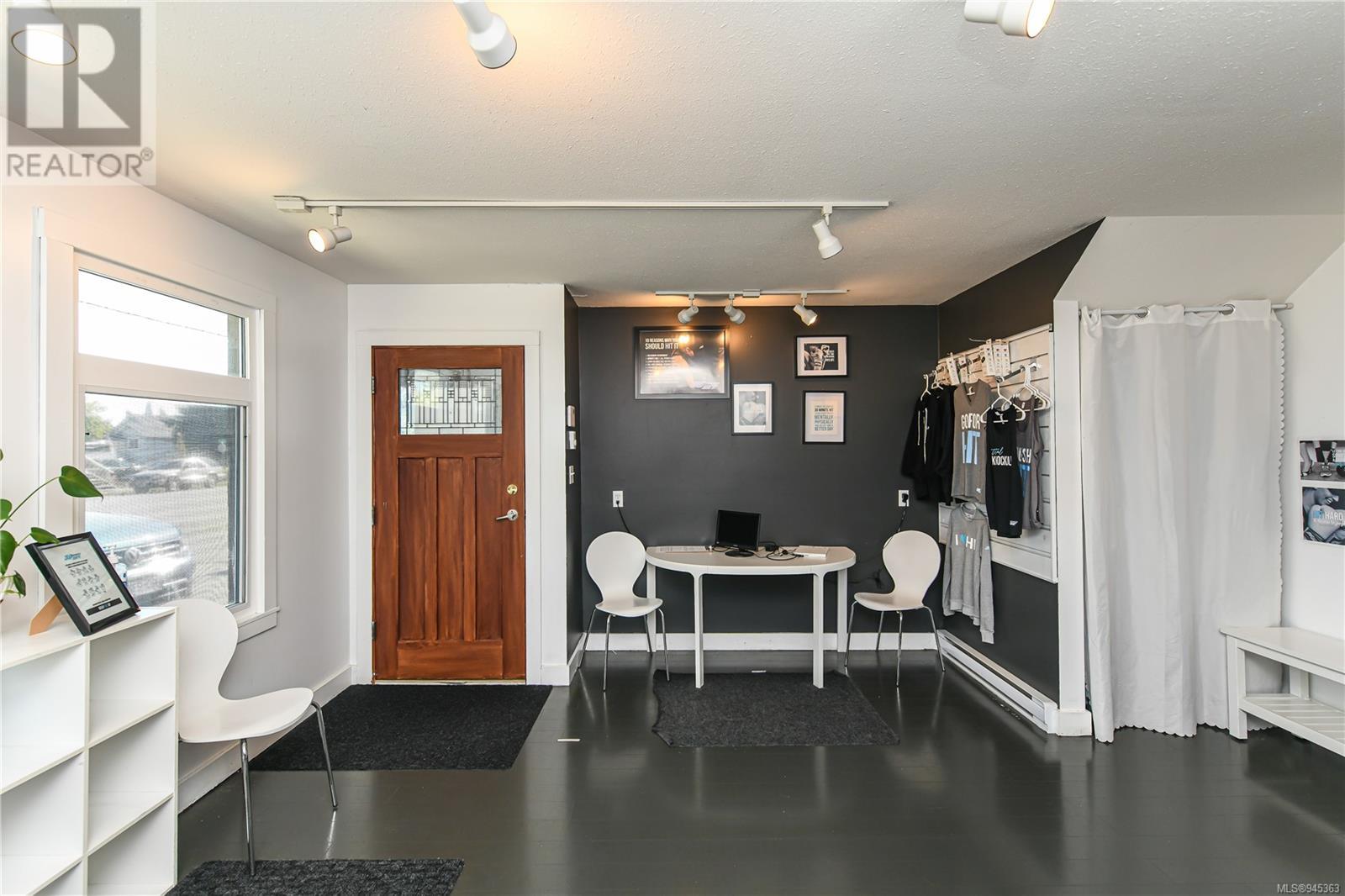571A McPhee Ave