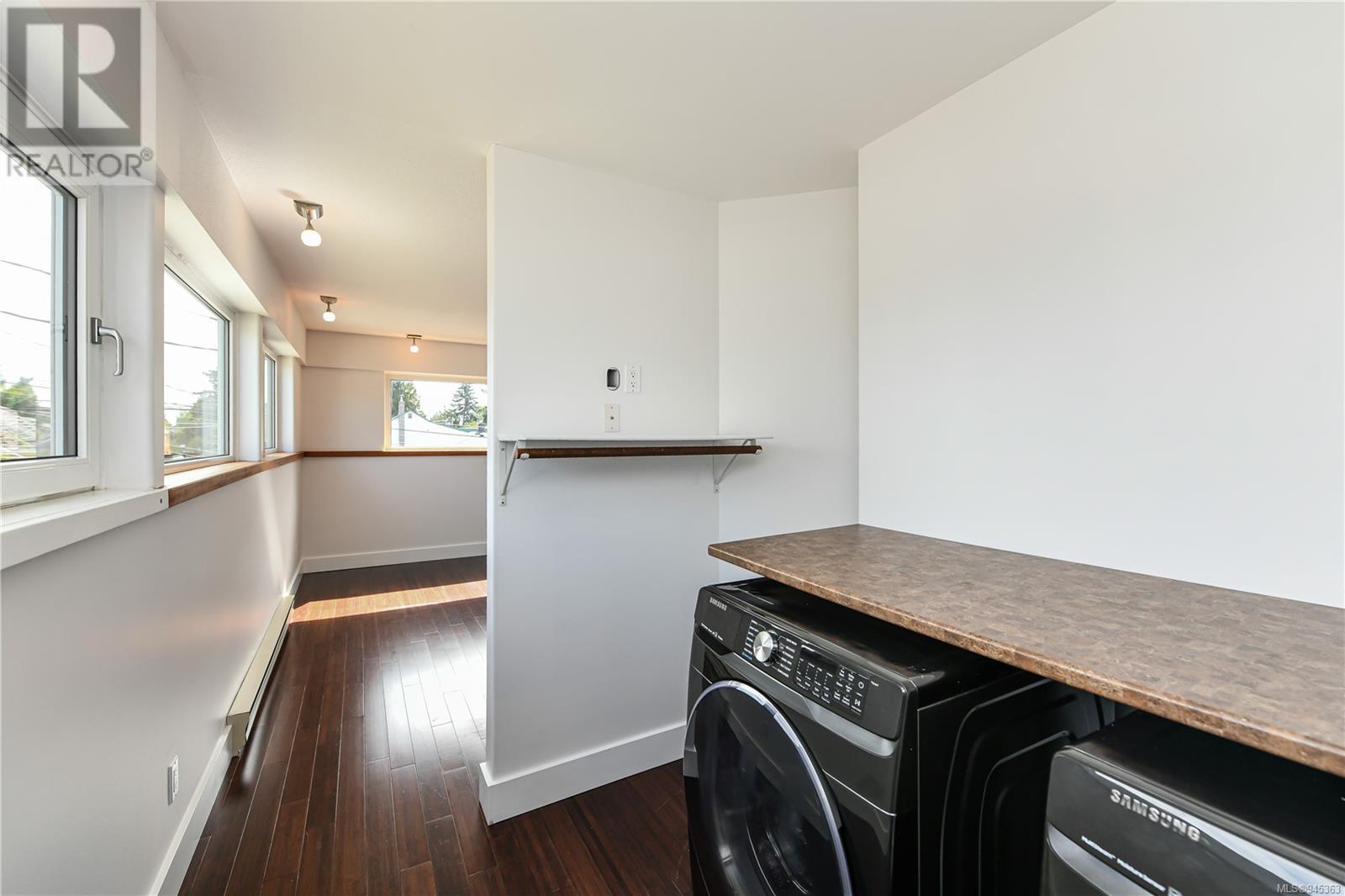 571A McPhee Ave