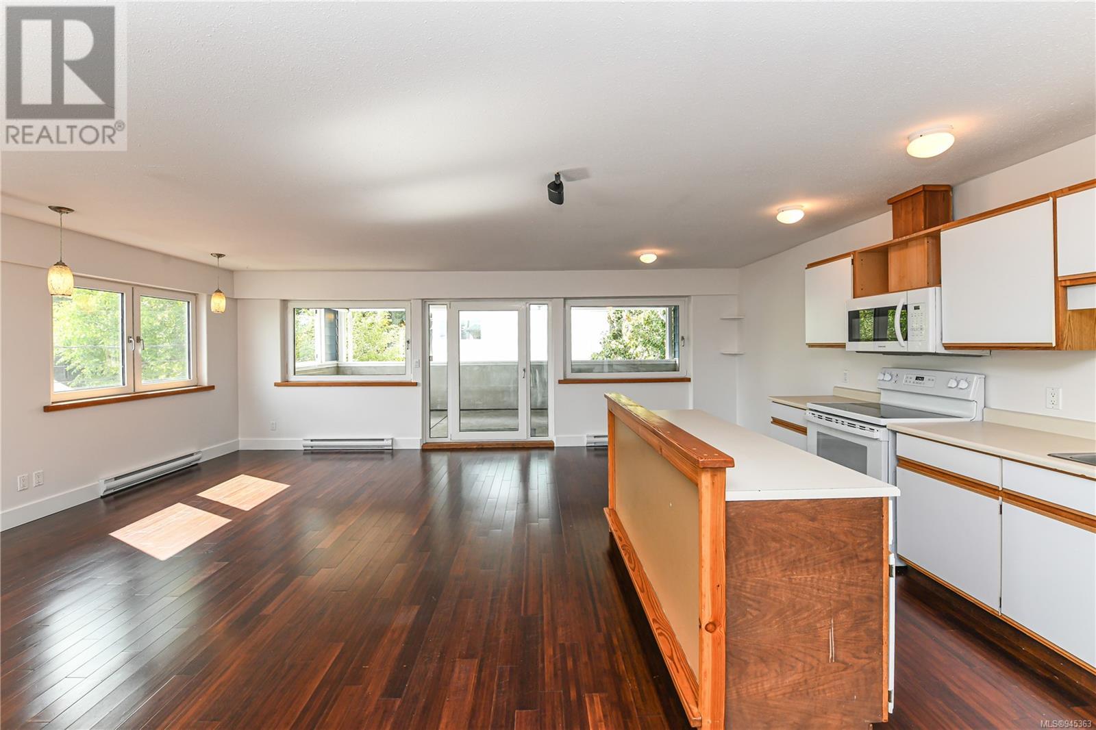 571A McPhee Ave