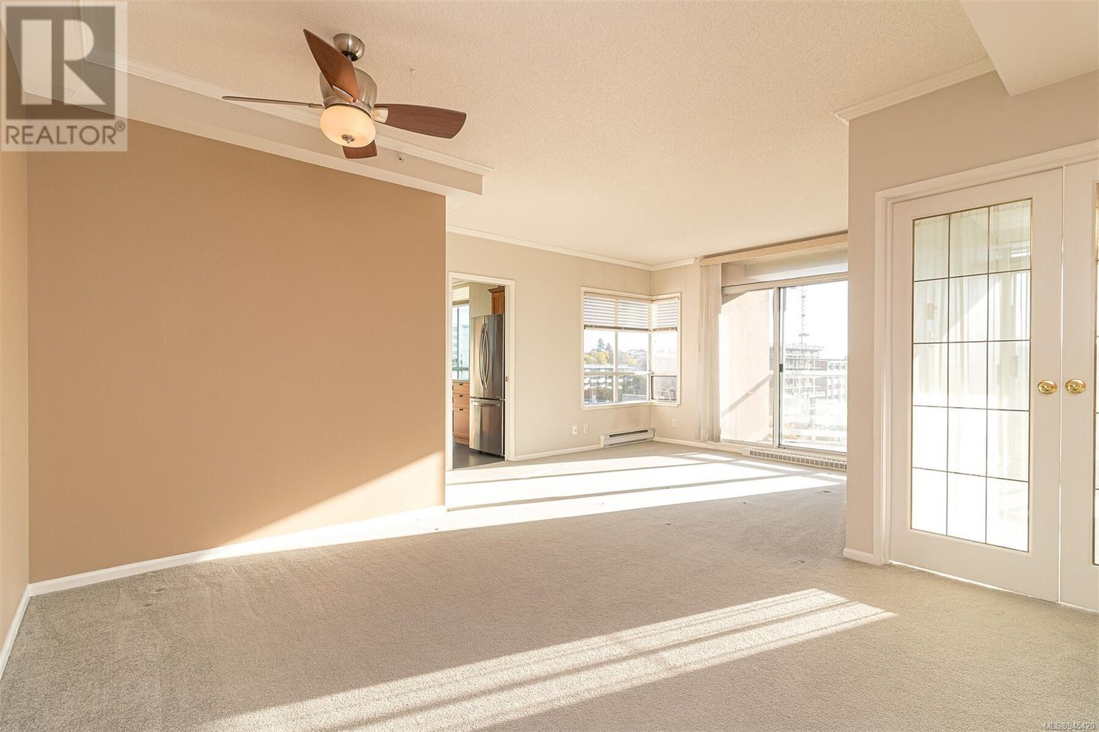 806 1020 View St, #806