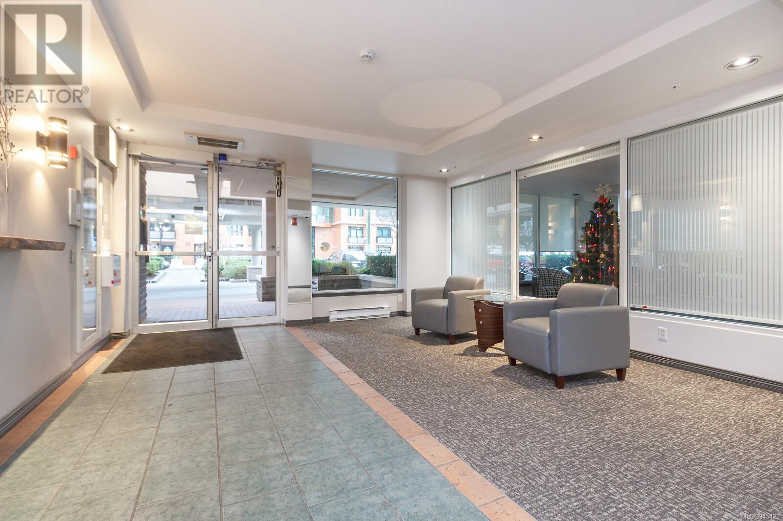 806 1020 View St, #806