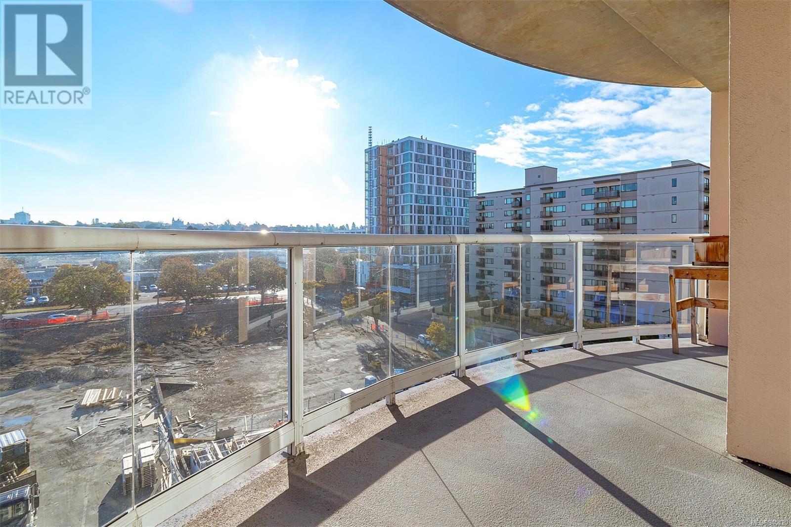 806 1020 View St, #806