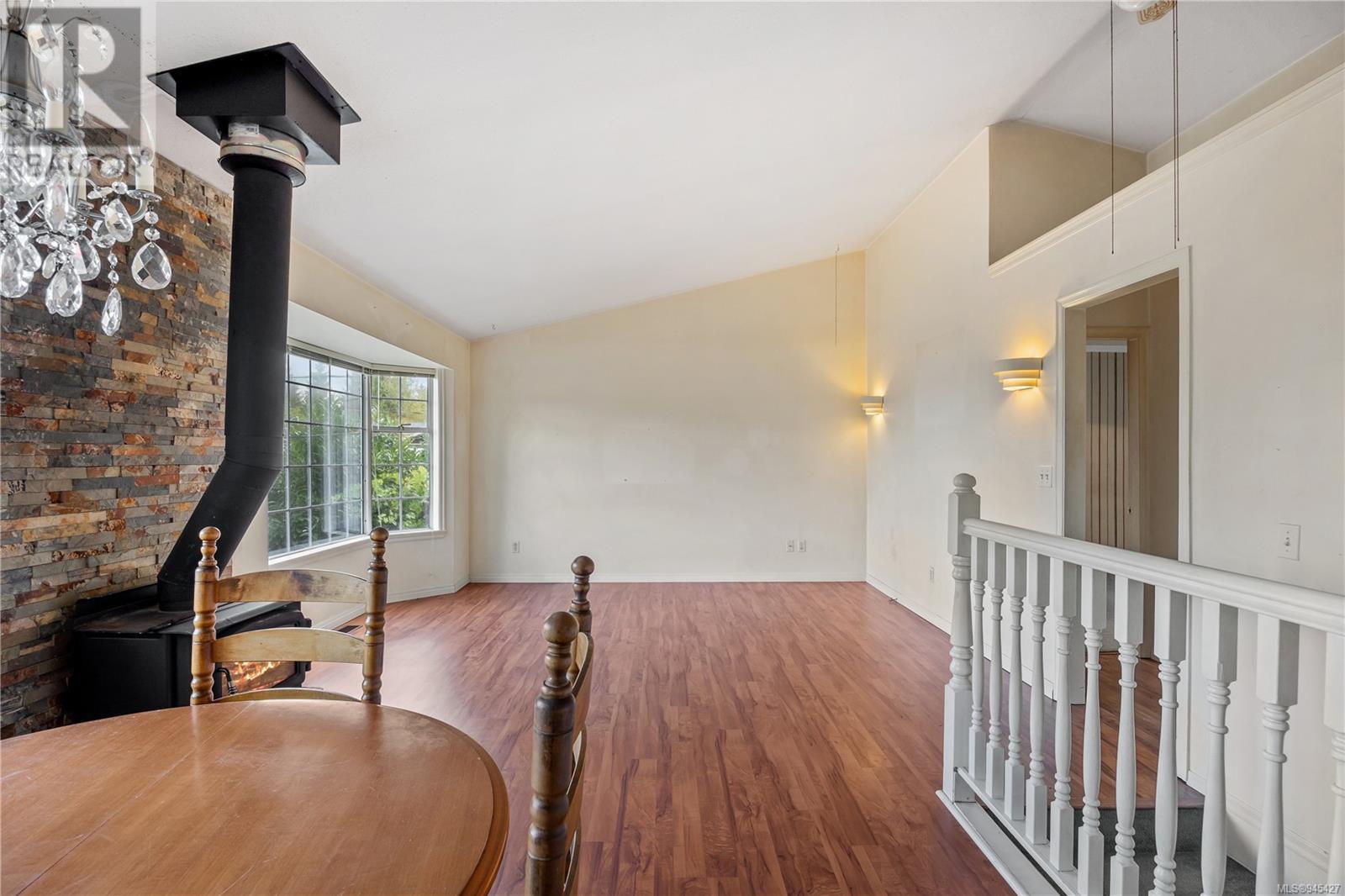 2612 Calnan Cres