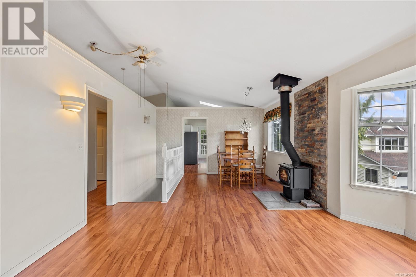 2612 Calnan Cres