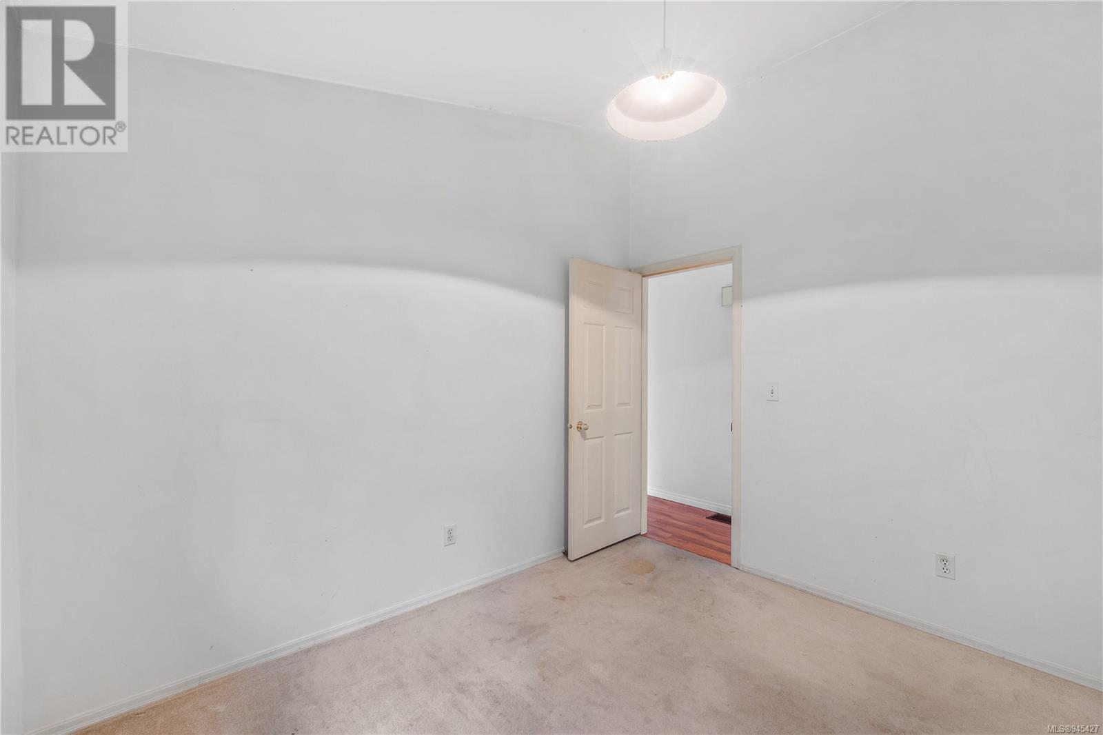 2612 Calnan Cres