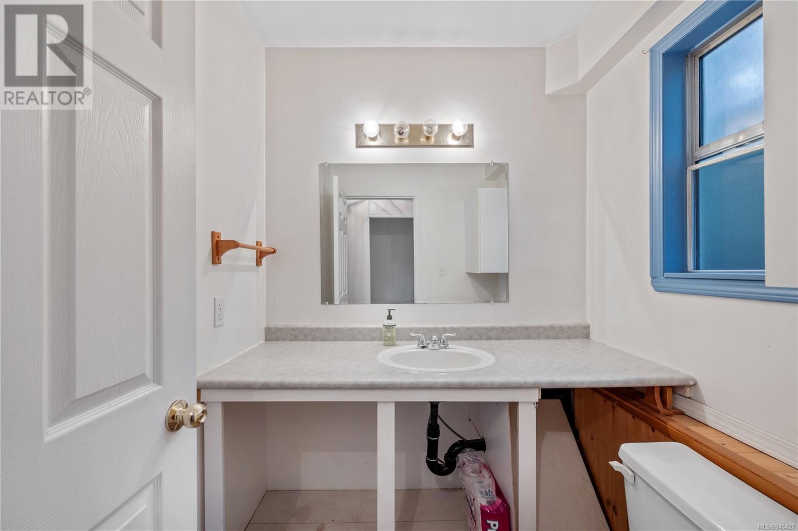 2612 Calnan Cres