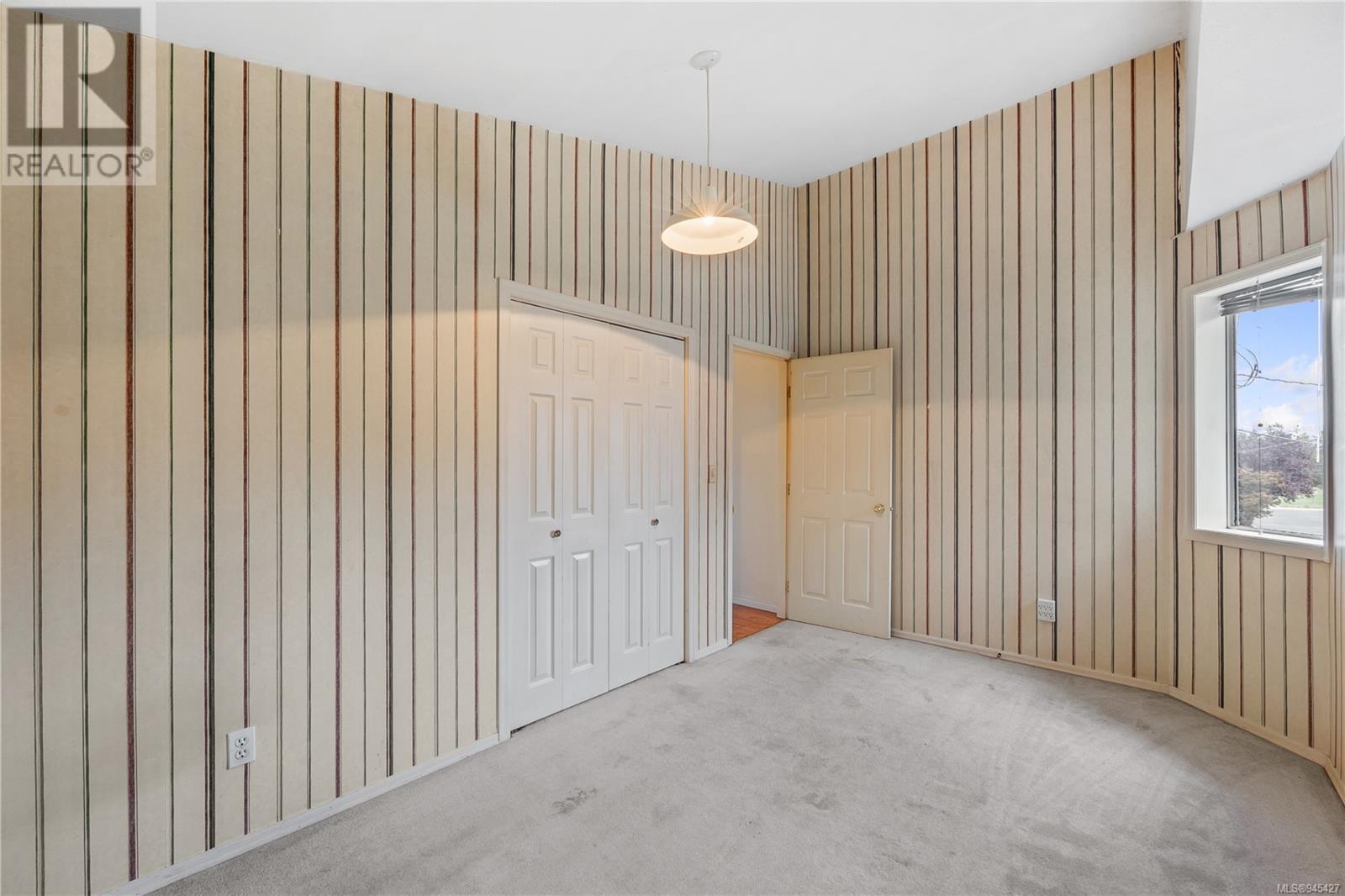2612 Calnan Cres