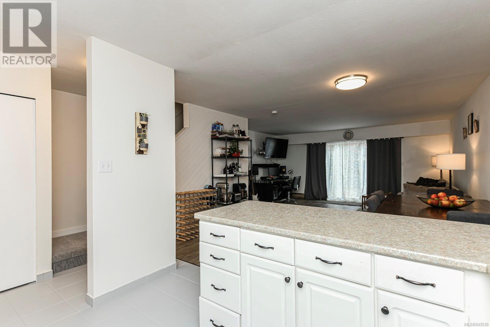 4 255 Anderton Ave, #4