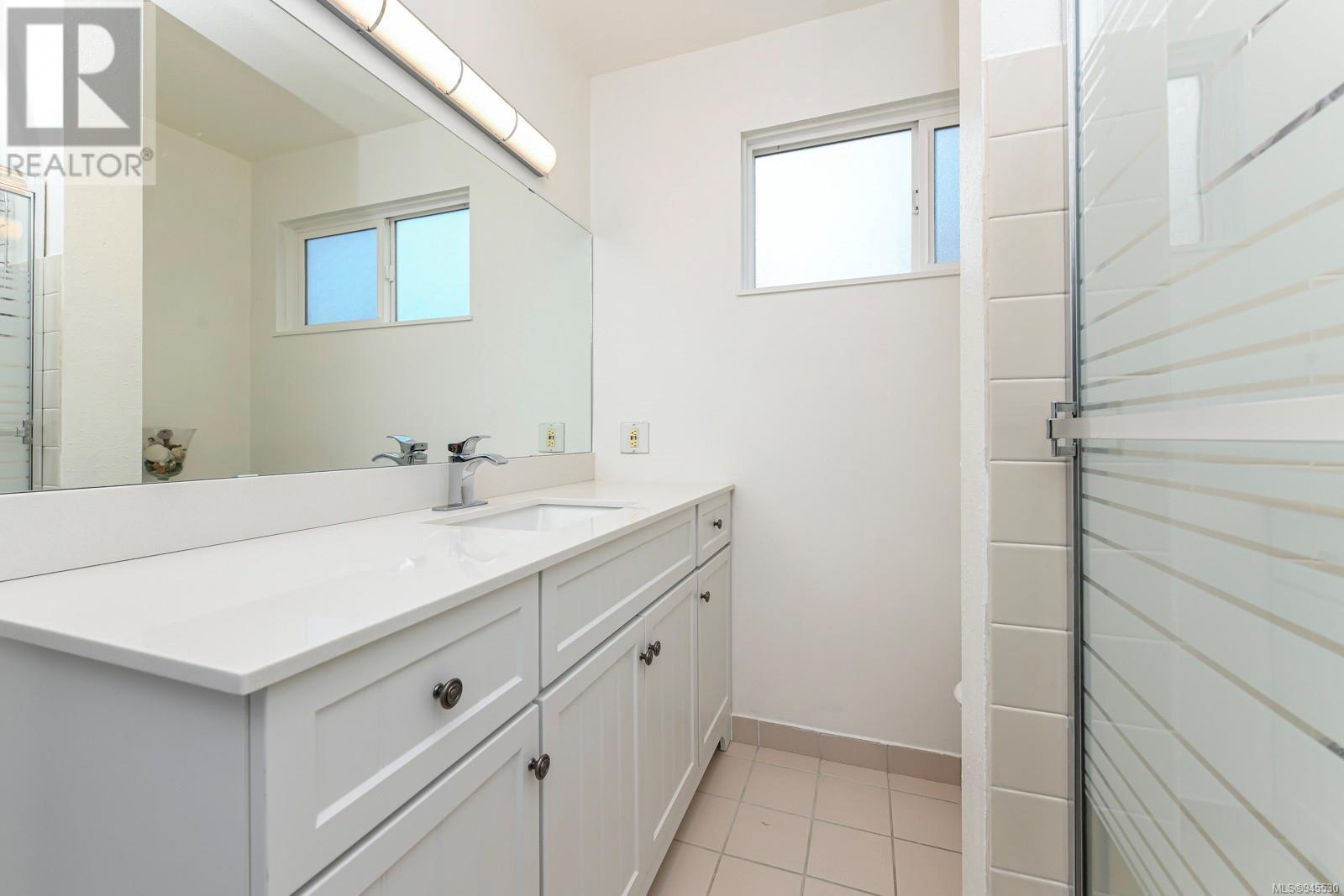 4 255 Anderton Ave, #4