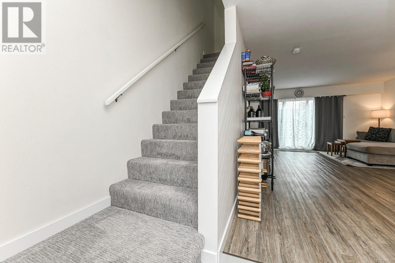 4 255 Anderton Ave, #4