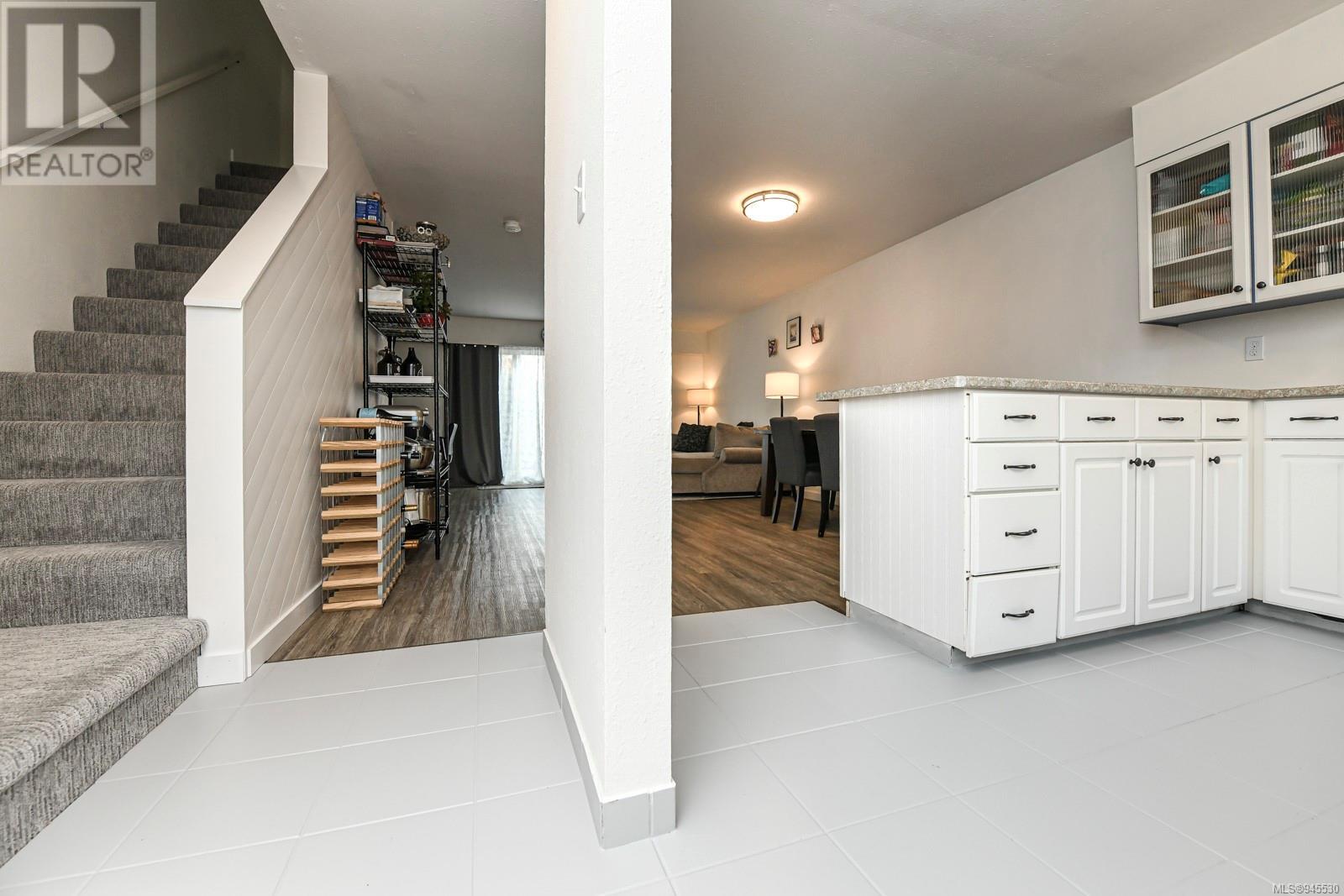 4 255 Anderton Ave, #4
