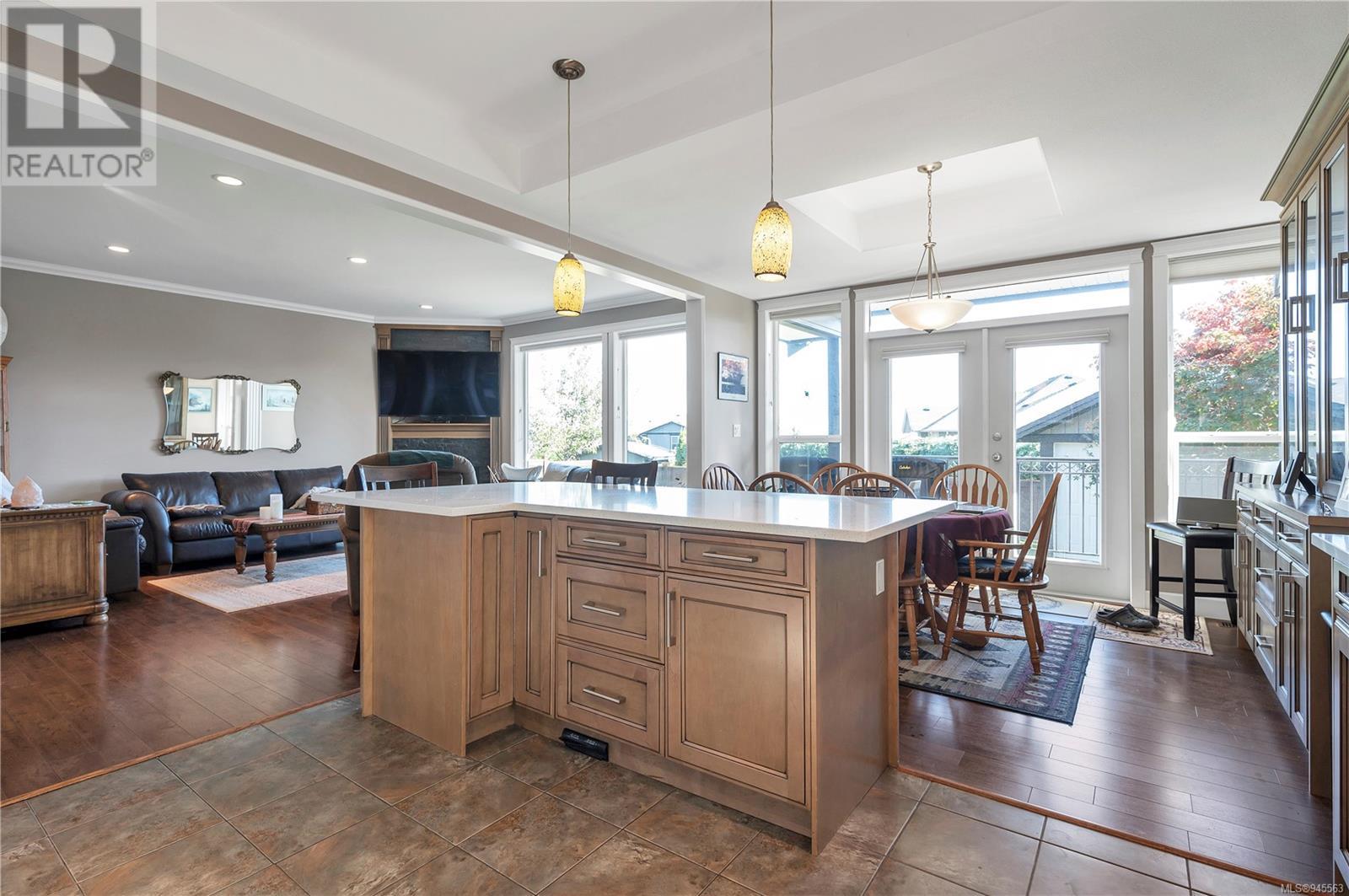 632 Nodales Dr