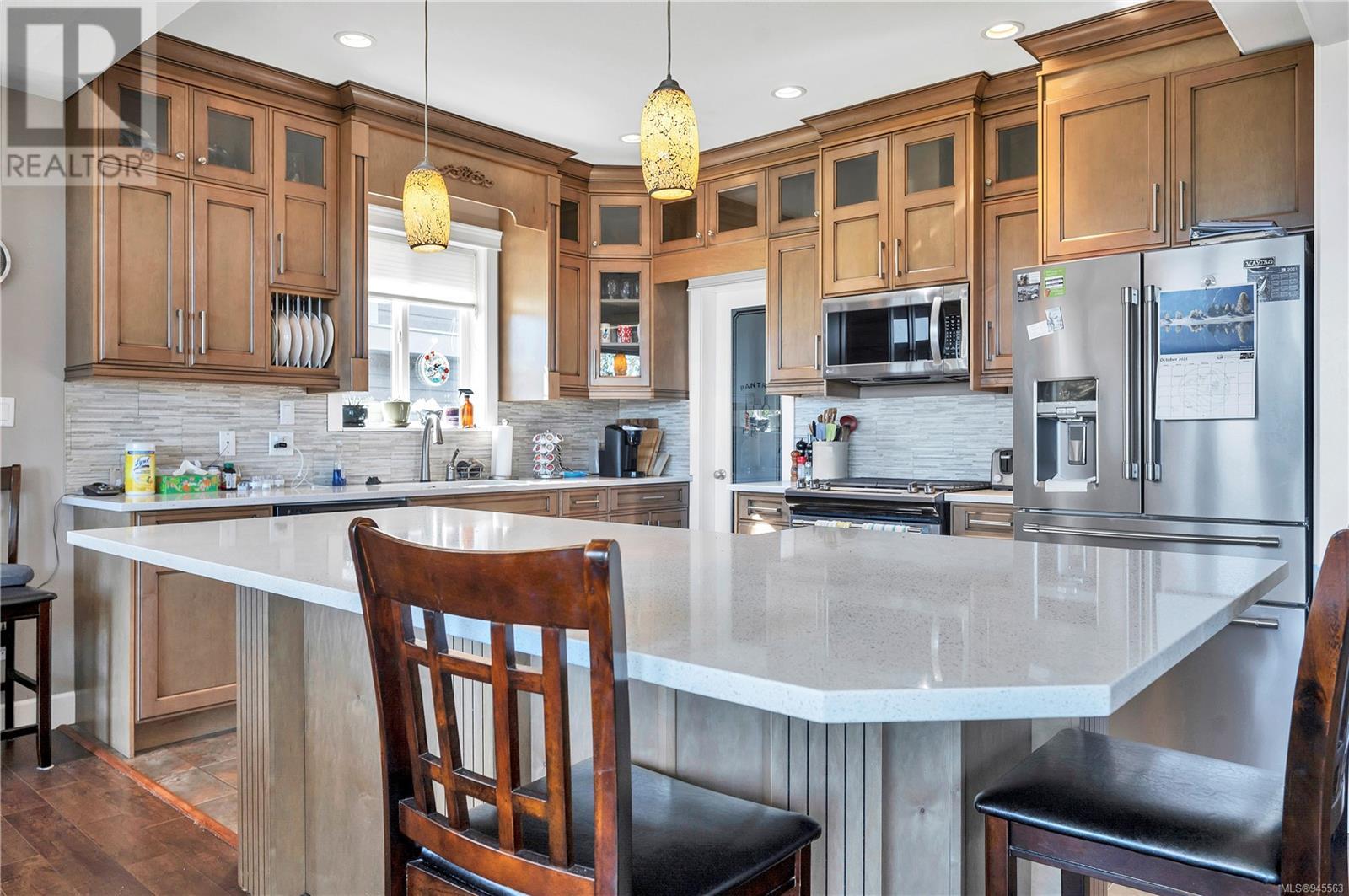632 Nodales Dr