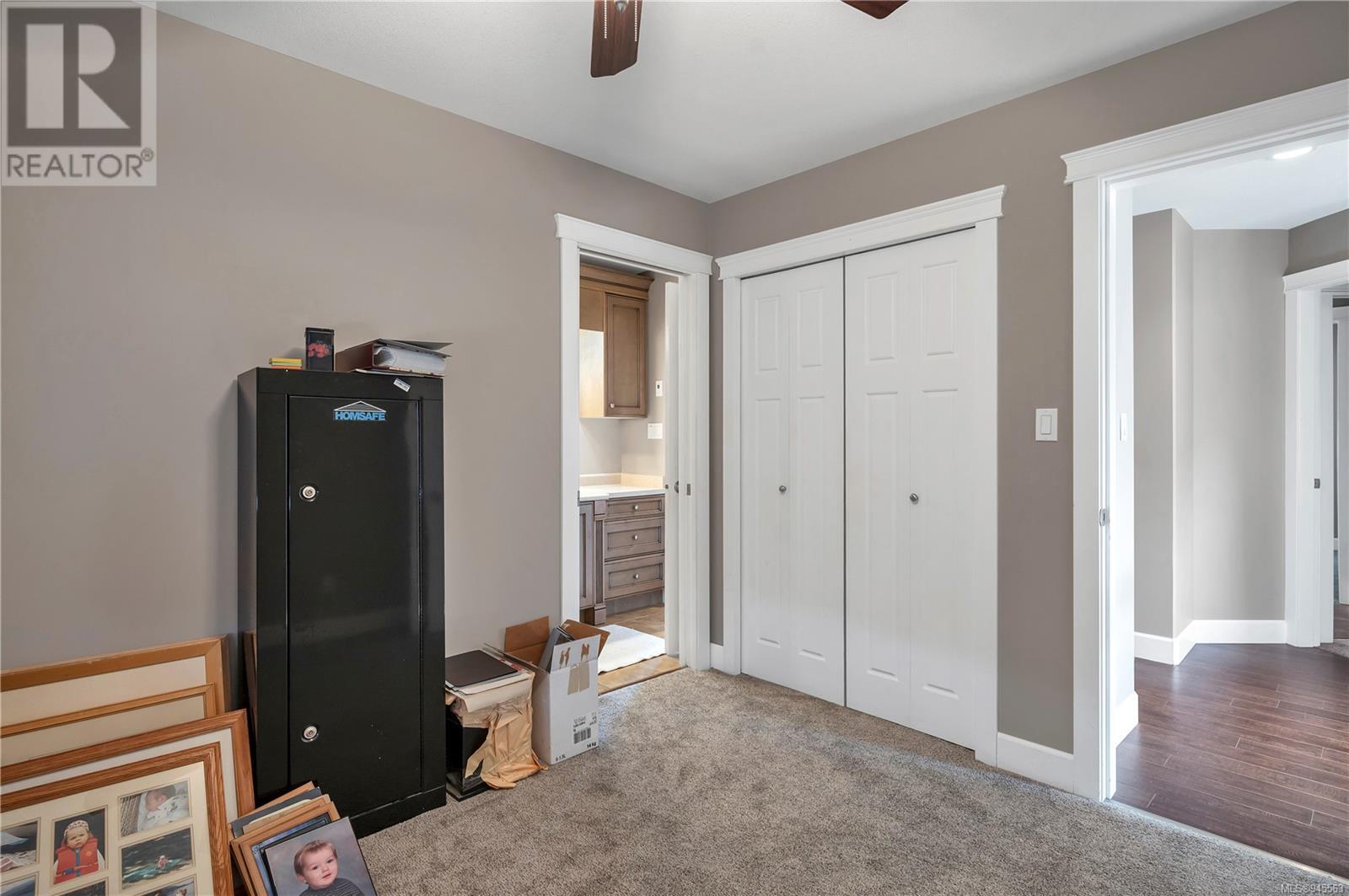 632 Nodales Dr