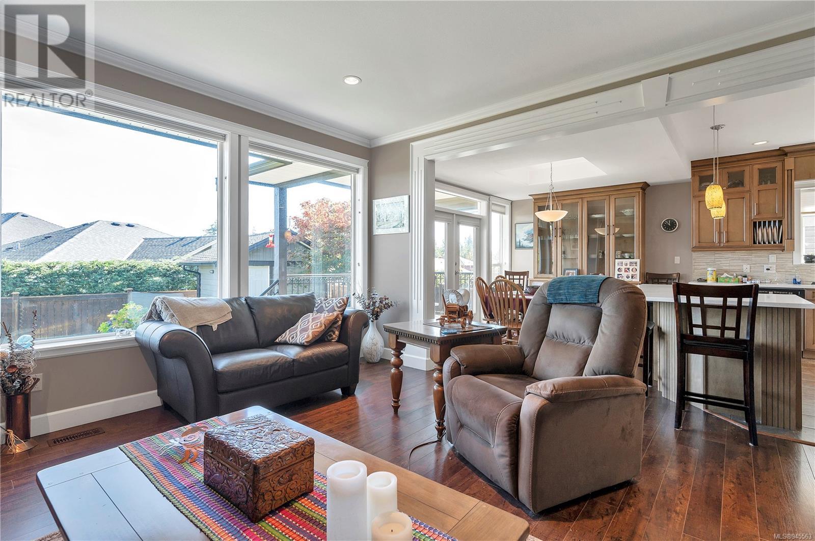 632 Nodales Dr