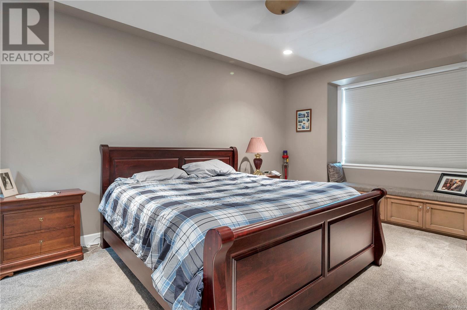 632 Nodales Dr