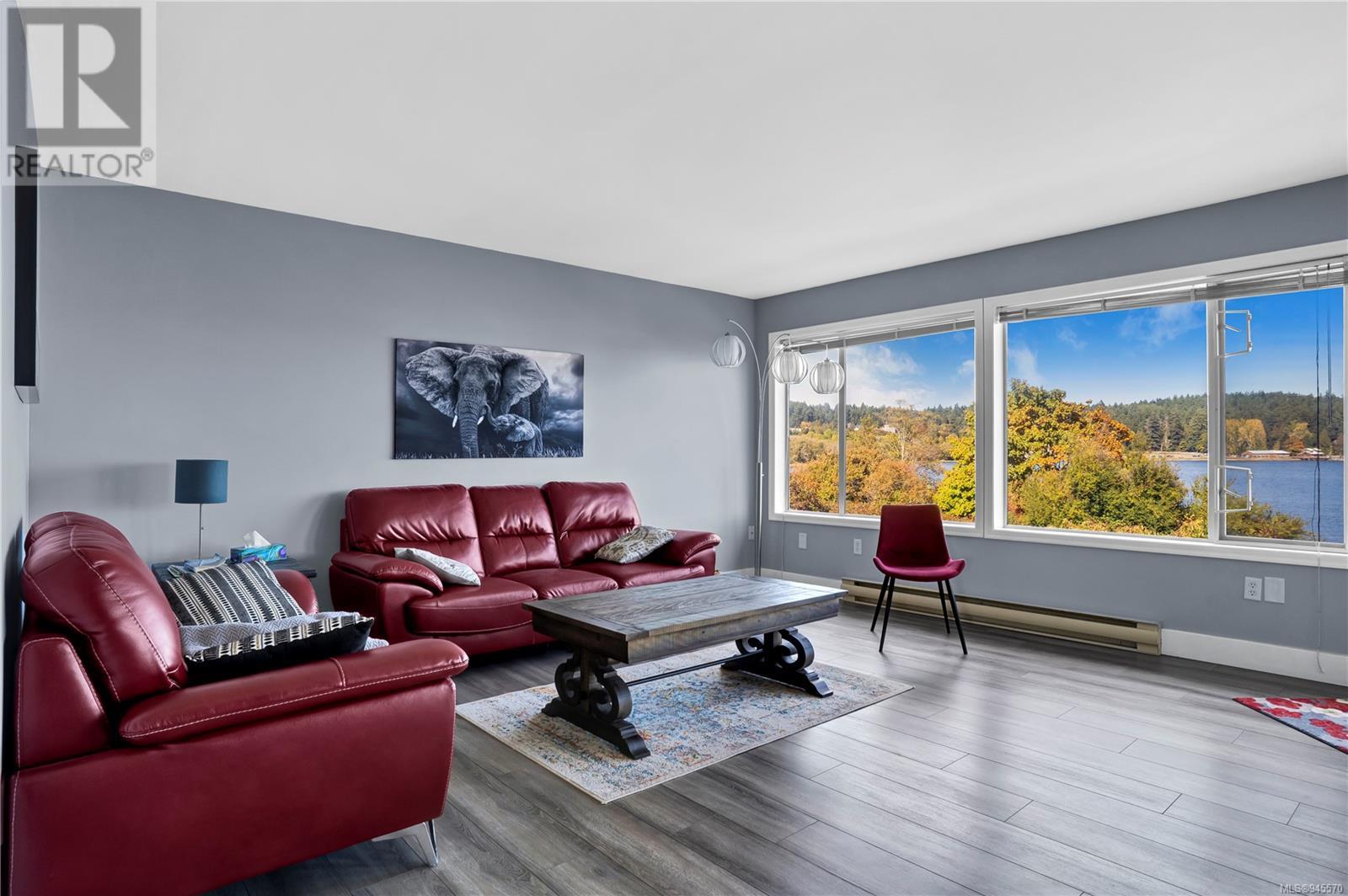 230 Portsmouth Dr